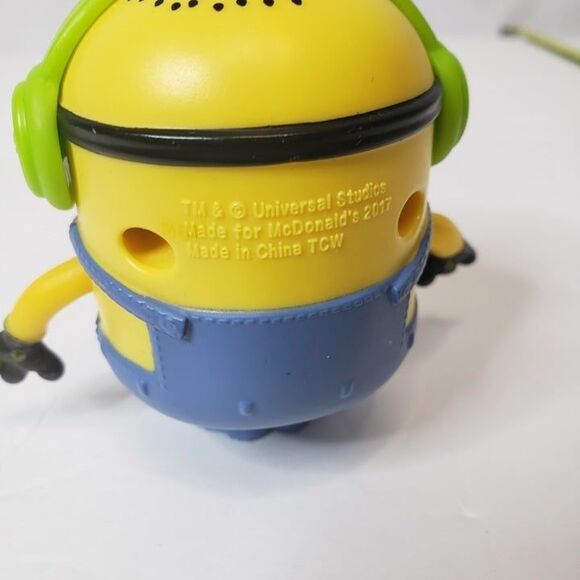 Despicable Me McDonalds Happy Meal Toy Minion Dave Action Figure - Picture 2 of 5